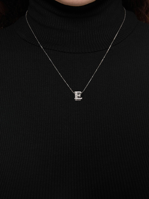 White gold necklace with a pendant in the shape of the letter E, 2