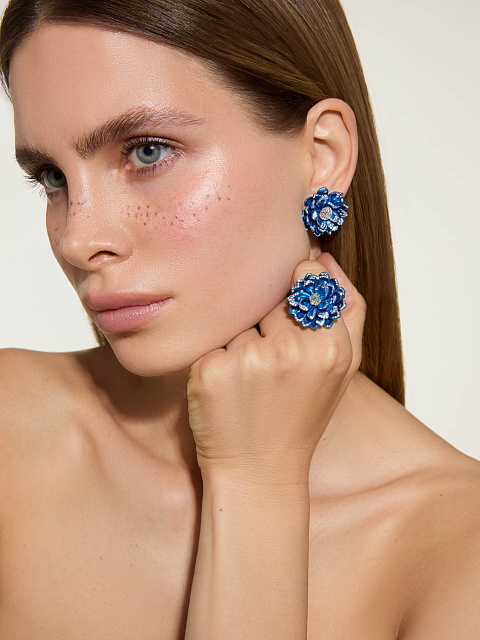 Titanium stud earrings with diamonds, 3