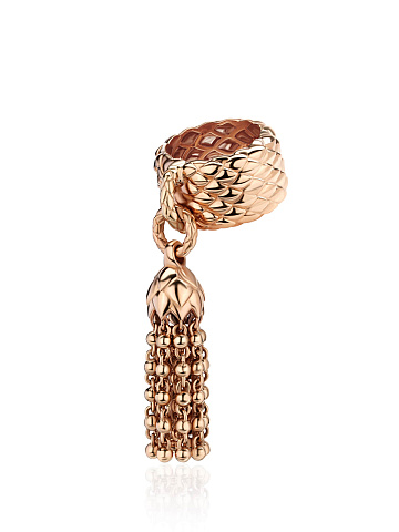 Wide tassel ring in rose gold, 1