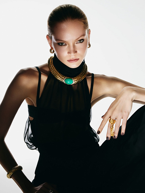 Necklace with chrysoprase, 2 Necklace with chrysoprase, 2