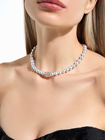 Necklace with grey pearls and a blue LG diamond, 2