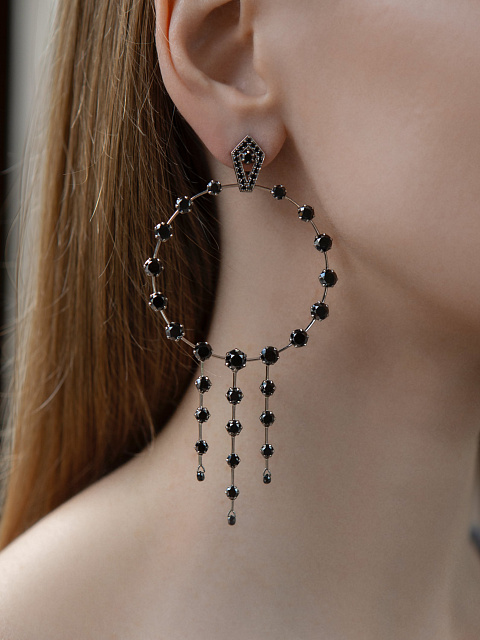 Hoop earrings in white gold with black diamonds, 5 Hoop earrings in white gold with black diamonds, 5