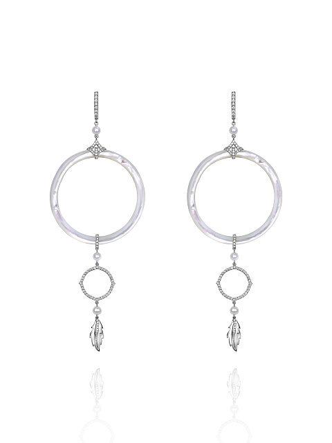 Round Diamond & White Pearl & White Pearl & White Gold Earrings, 1 Round Diamond & White Pearl & White Pearl & White Gold Earrings, 1