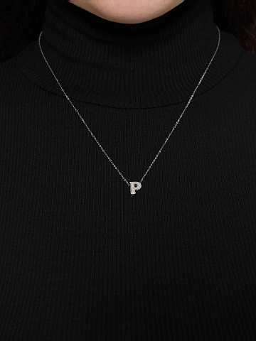 White gold necklace with a pendant in the shape of the letter P, 2