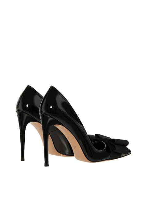 Black pumps with bows, 5