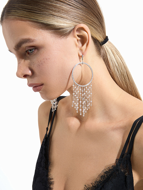 White gold hoops with pearls and diamonds, 2 White gold hoops with pearls and diamonds, 2