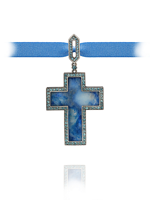 Pendant made of blackened gold with sodalite and topazes, 1