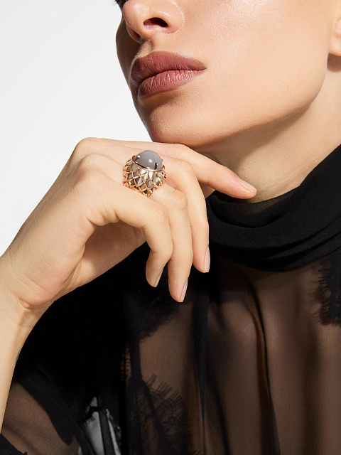 Rose gold ring with moonstone, 2