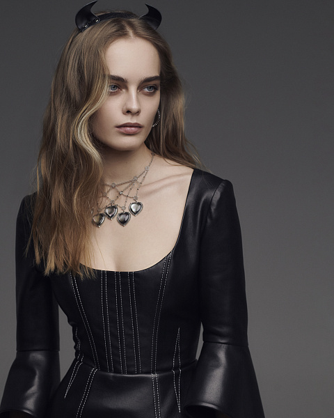 White Gold, Heart-cut Mother-of-pearl, Black Diamonds & Spinel "5 Senses" Necklace, 4 White Gold, Heart-cut Mother-of-pearl, Black Diamonds & Spinel "5 Senses" Necklace, 4