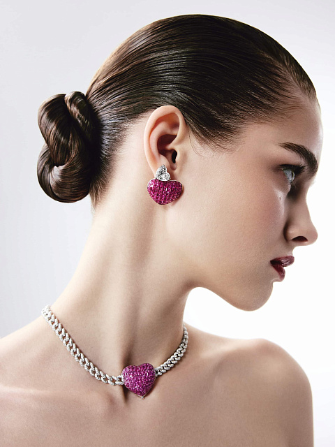 White gold studs with lab-grown heart-cut diamonds, 3 White gold studs with lab-grown heart-cut diamonds, 3