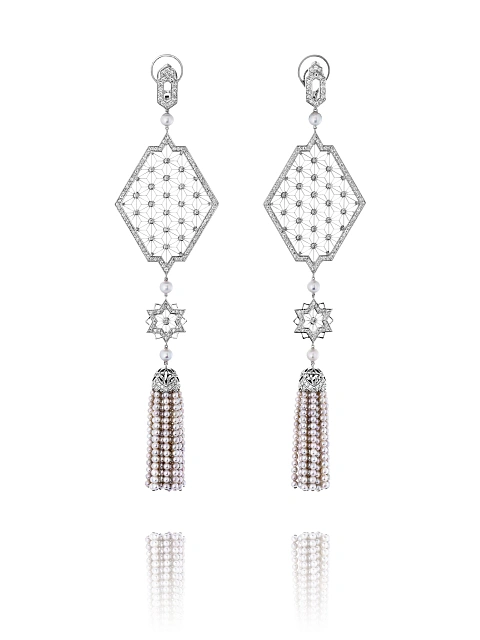 White gold tassel earrings with diamonds and Akoya pearls, 1