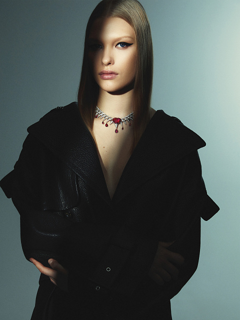 White gold necklace with heart-cut rubellite and round-cut diamonds, 4