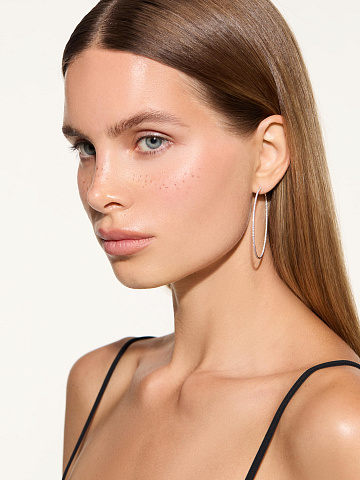 Hoop earrings in white gold and diamonds, 2