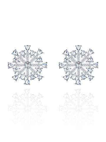 White gold stud earrings with diamonds, 1
