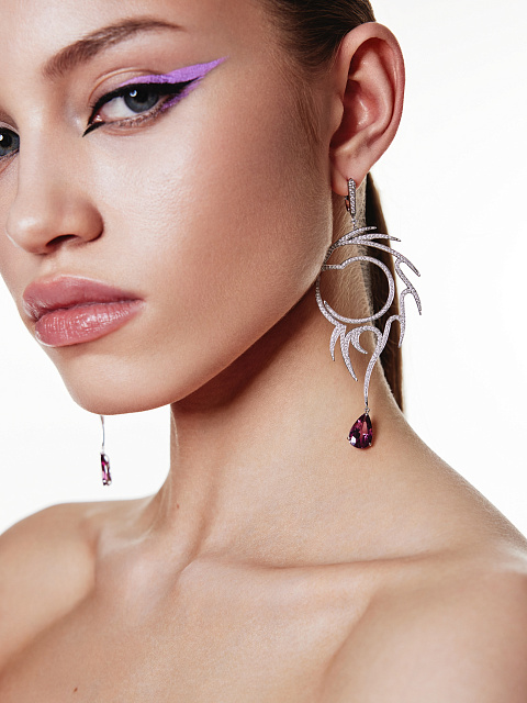 Pear Garnet, Round Diamond & White Gold Earrings, 3