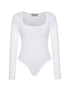 Боди с длинным рукавом белого цвета, глубокий вырез 