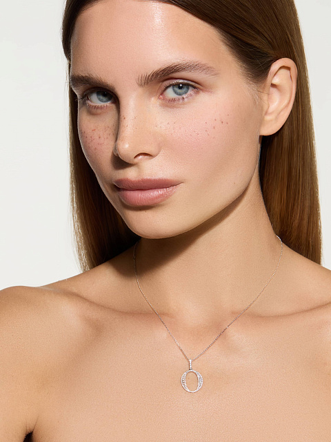 White gold necklace with an O-shaped diamond pendant, 2
