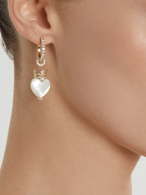 Yellow gold earrings with mother-of-pearl and diamonds, 5