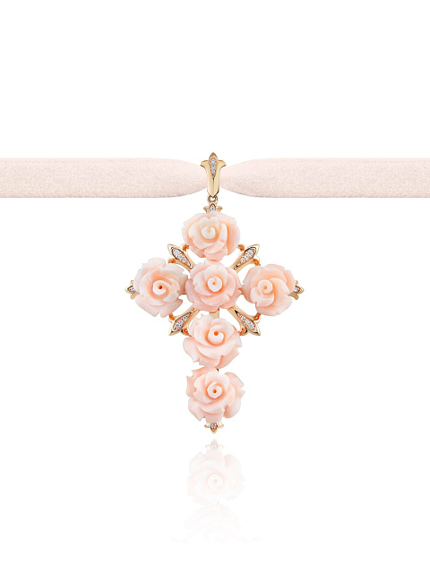 Rose gold pendant with carved coral roses and diamonds, 1