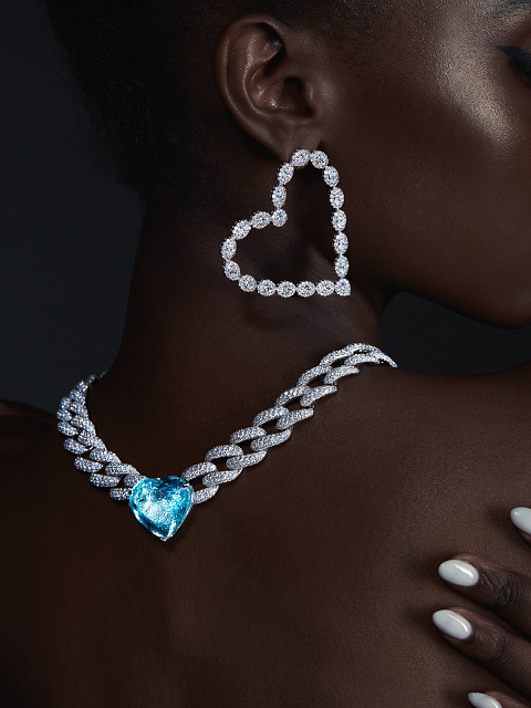 White Gold & Diamond Heart-Shaped Earrings, 11