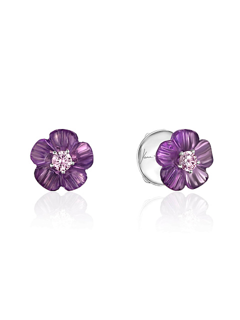 White gold studs with carved amethyst and pink sapphire, 1 White gold studs with carved amethyst and pink sapphire, 1