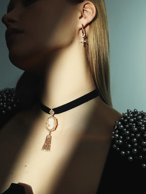 Tassel pendant in rose gold with a shell cameo and diamonds , 2