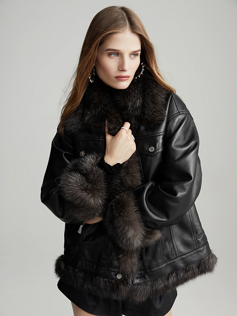 Round Diamond & White Gold Hoop Earrings, 8