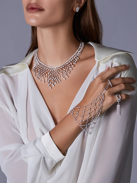 White Gold & Diamond Tassel Ring, 4