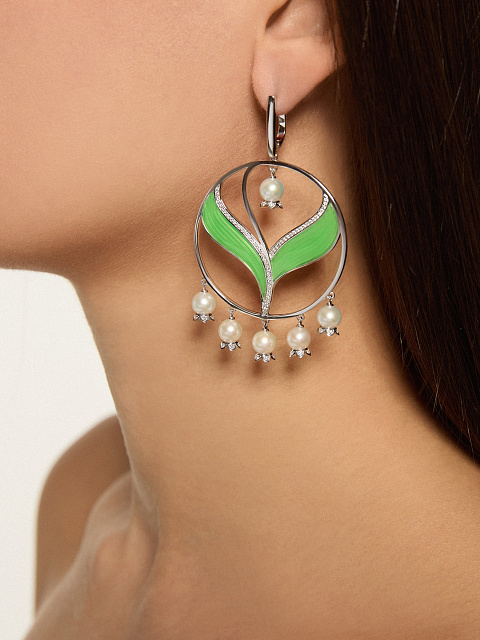 White gold hoops with pearls and diamonds, 2