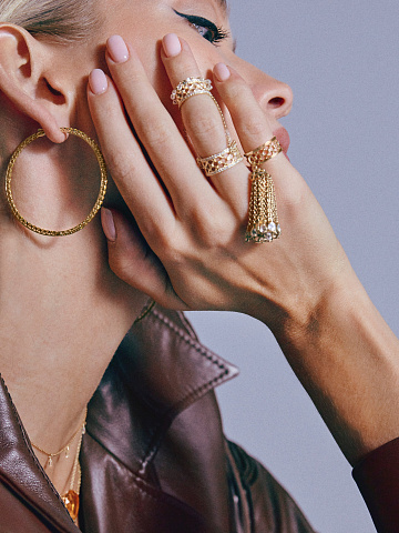 Hoops in yellow gold and diamonds, 2