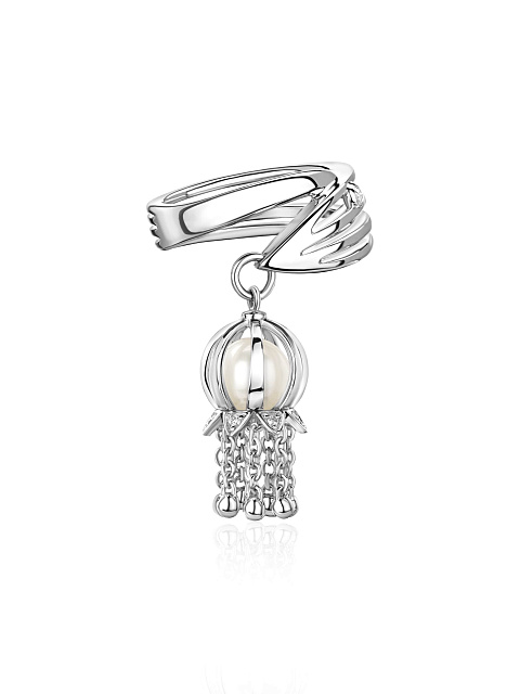 White gold ring with pendant, 1 White gold ring with pendant, 1