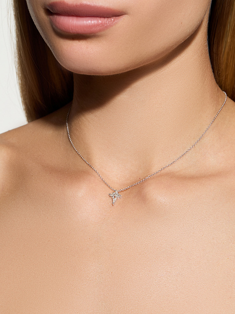 Necklace in white gold and diamonds with a cross-shaped pendant, 3