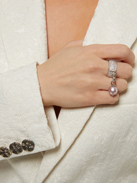 White gold ring with diamonds and lavender pearl, 5