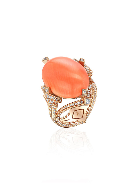 Rose gold ring with an oval coral and diamonds, 1