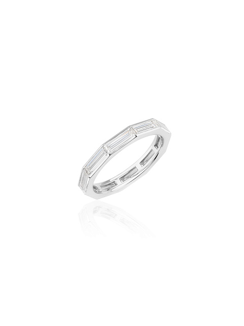 White gold ring with baguette-cut diamonds, 1