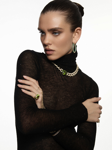 Chrysolite, Yellow Briolette Diamond, Yellow Round Diamond & Gold Ring, 3 Chrysolite, Yellow Briolette Diamond, Yellow Round Diamond & Gold Ring, 3