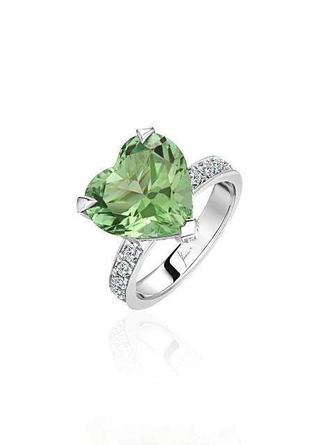 Ring with green heart-cut tourmaline and round diamonds, 1