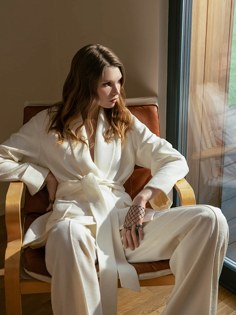 Milk Tweed Two-piece Suit, 4