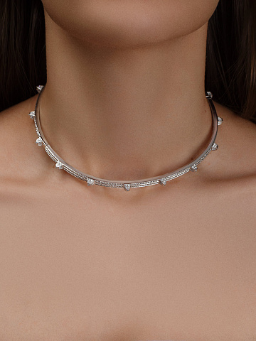 White gold choker necklace with princess-cut diamonds, 2