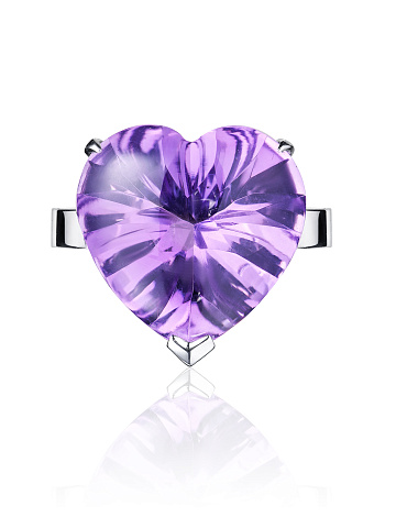 White Gold & Heart-Shaped Amethyst Ring, 2