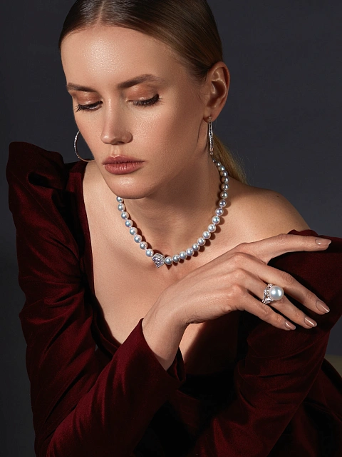 Fantasy Cut Diamond, Grey Pearl & White Gold Necklace, 5