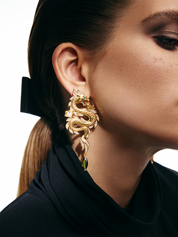 Yellow gold earrings in the shape of dragons, 2