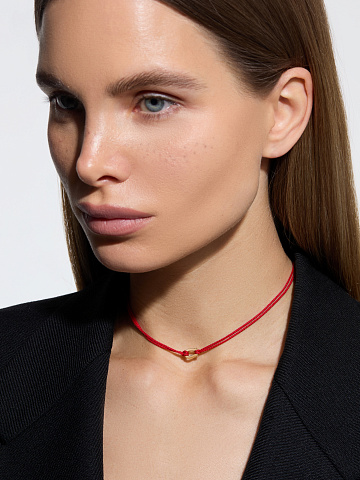 Yellow gold horseshoe necklace, 2 Yellow gold horseshoe necklace, 2