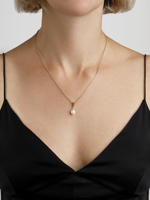 Gold-plated silver necklace with a pendant with the letter P and a pearl, 2