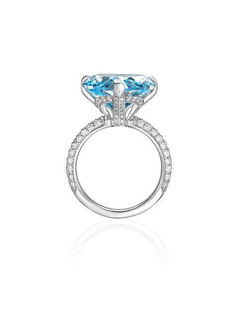 Heart Fancy Vivid Blue Diamond, Round Diamond & White Gold, 4