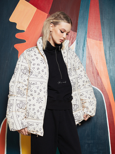 Milk-colored down jacket with paisley pattern, 7 Milk-colored down jacket with paisley pattern, 7