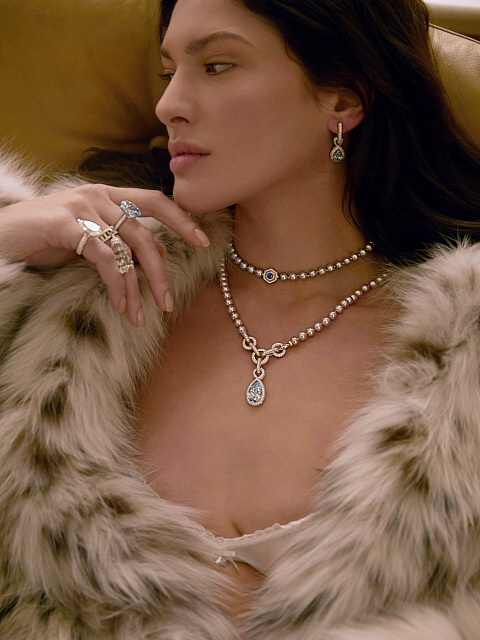 White gold earrings with blue diamond, 3