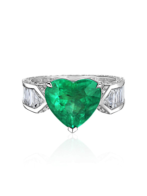 Ring with heart-cut emerald and diamonds, 3