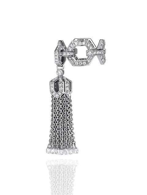 Hand ring in white gold and diamonds, 1