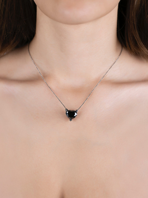 Necklace with a pendant in blackened gold with a heart-cut black diamond, 2
